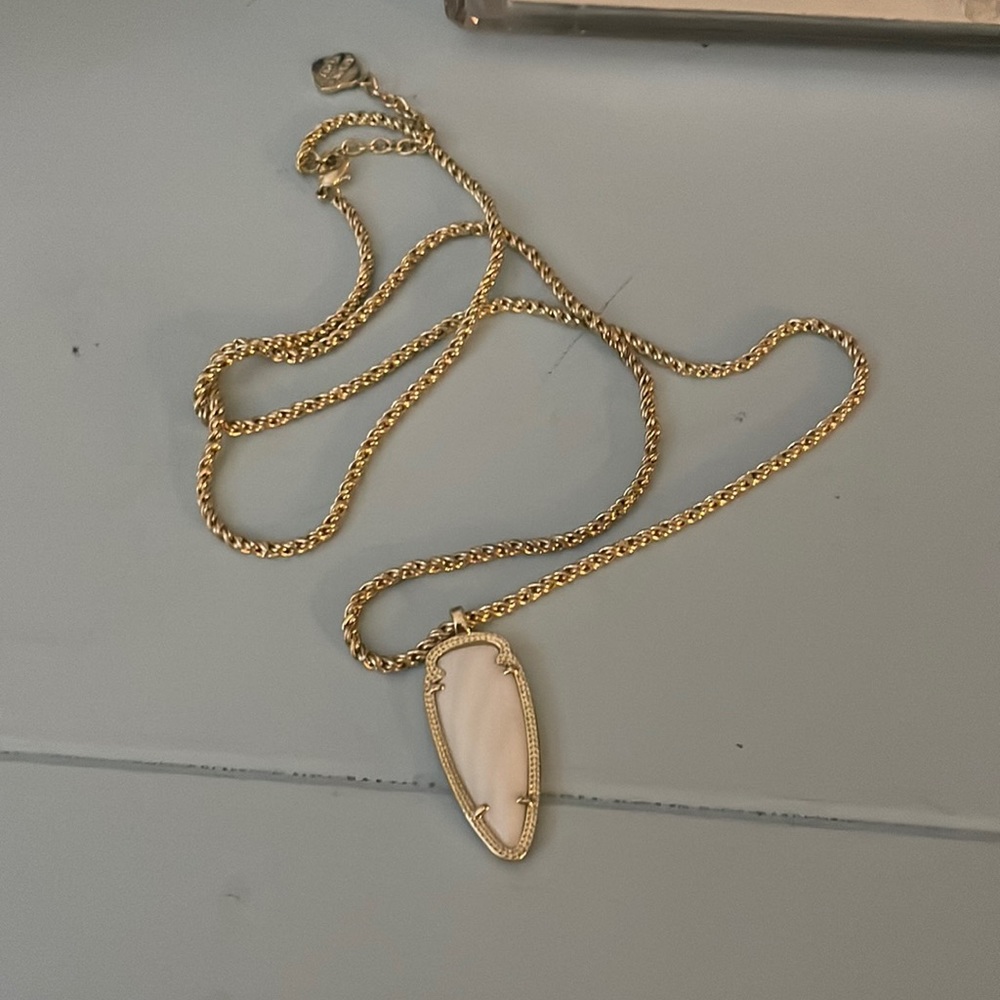 Kendra scott necklace